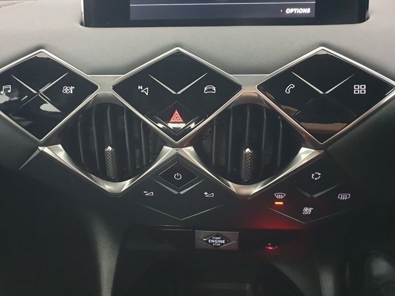 More views of DS Automobiles DS 3 Crossback