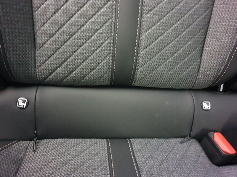 More views of Peugeot 2008