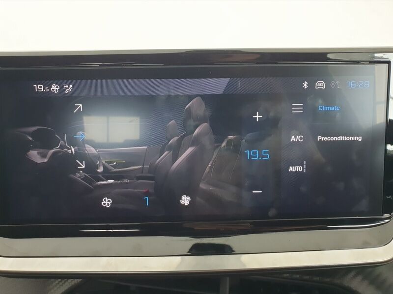 More views of Peugeot 2008