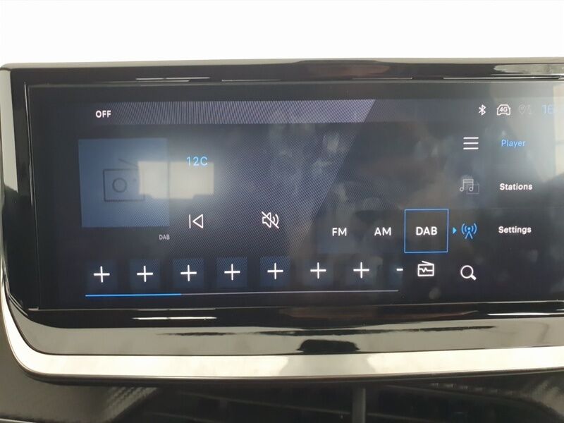 More views of Peugeot 2008