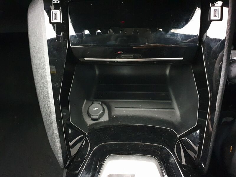 More views of Peugeot 2008