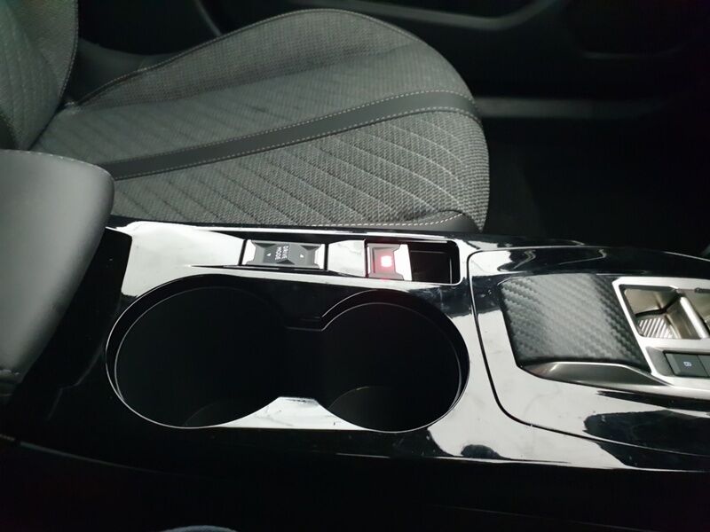 More views of Peugeot 2008