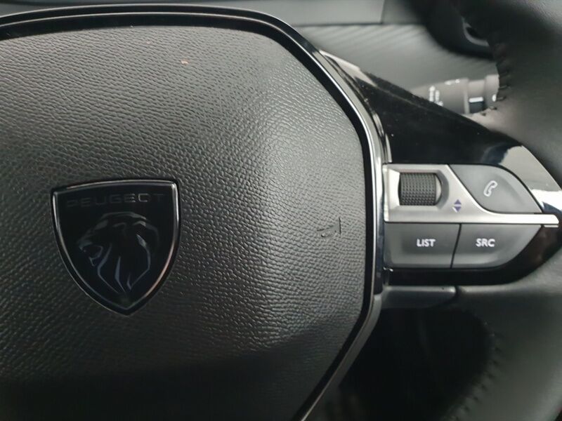 More views of Peugeot 2008