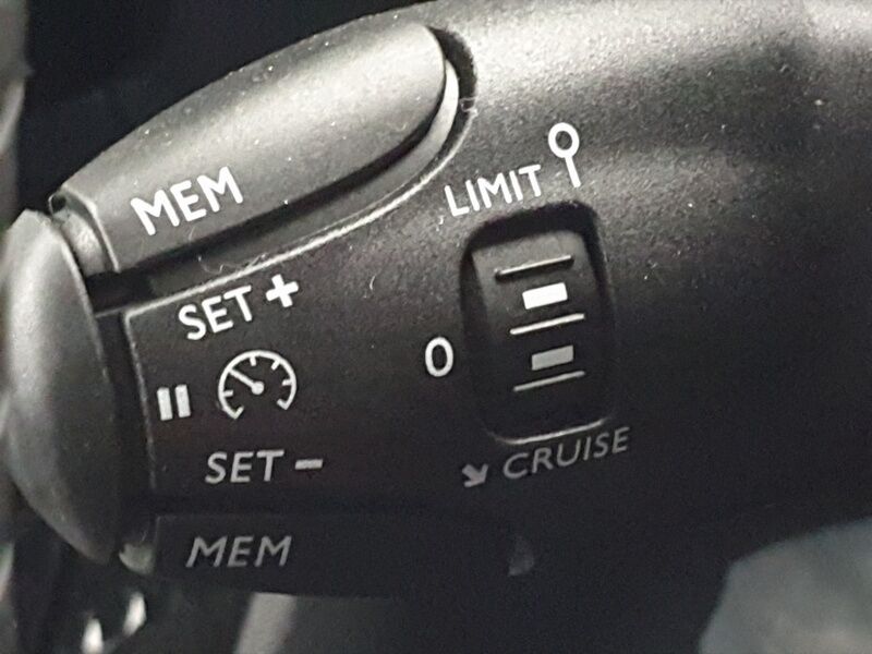 More views of Peugeot 2008