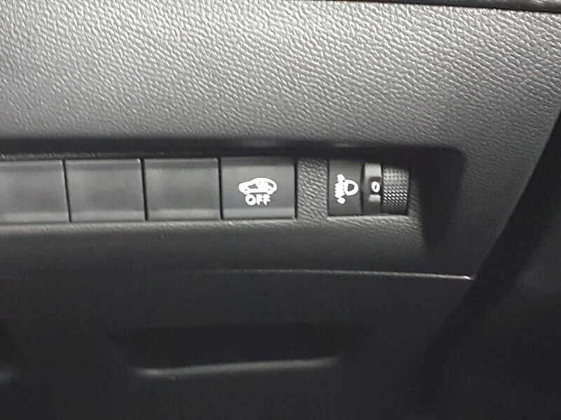 More views of Peugeot 2008