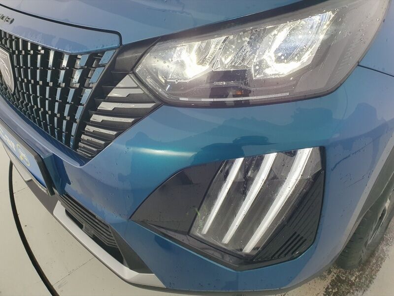 More views of Peugeot 2008