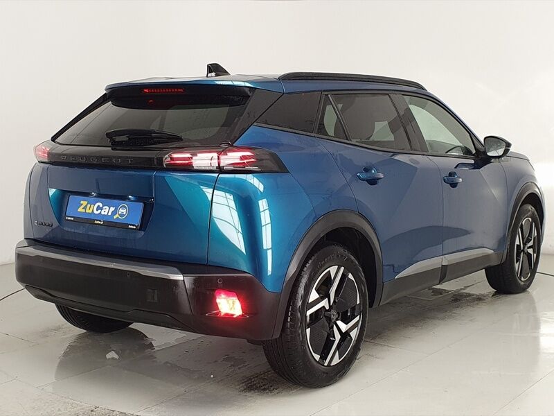 More views of Peugeot 2008