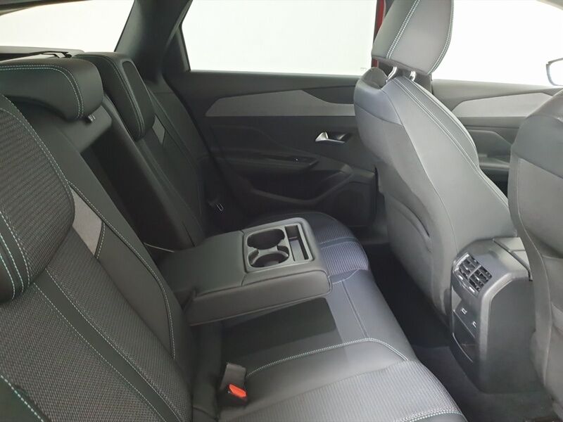 More views of Peugeot 308