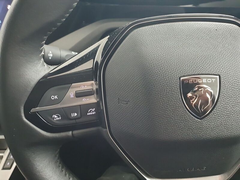 More views of Peugeot 308