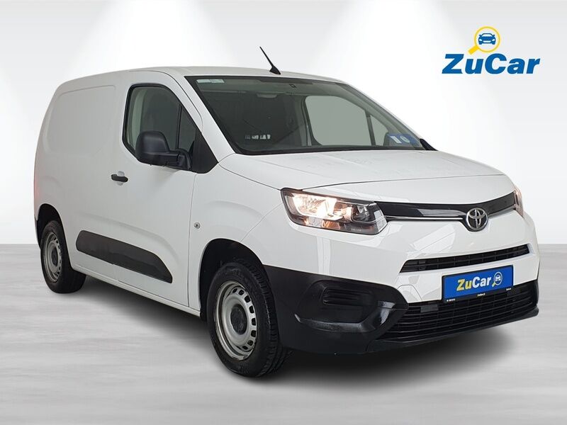 More views of Toyota Proace