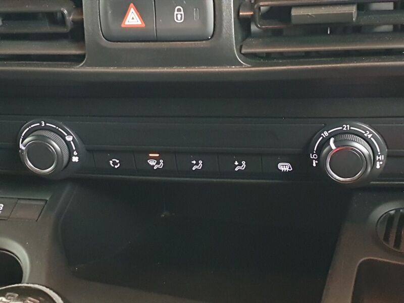 More views of Toyota Proace