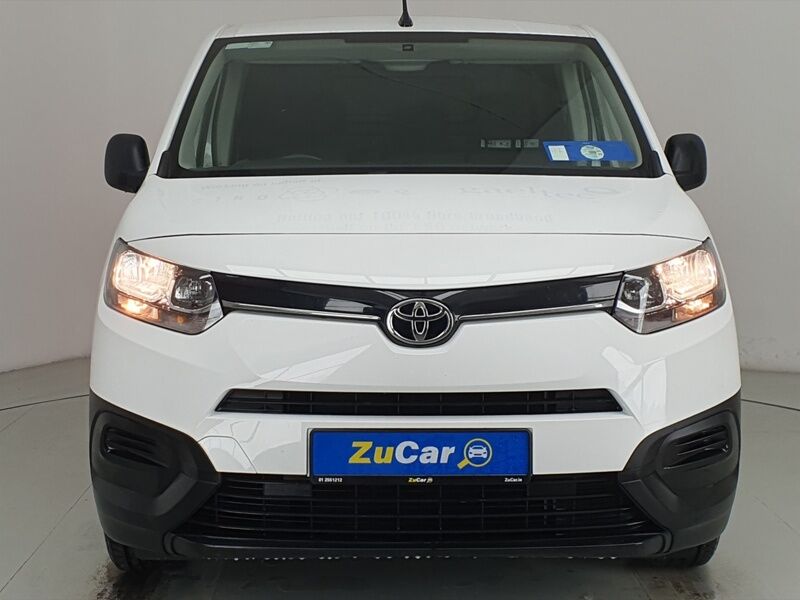 More views of Toyota Proace