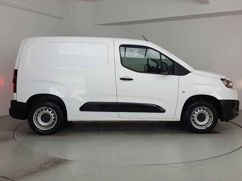 More views of Toyota Proace