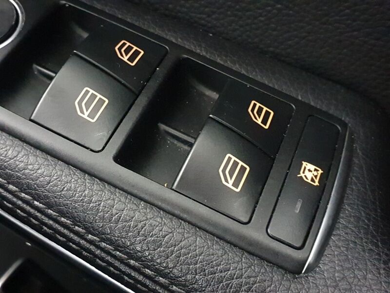 More views of Mercedes-Benz CLA