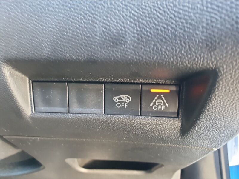 More views of Peugeot 2008