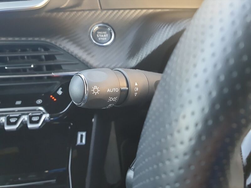 More views of Peugeot 2008