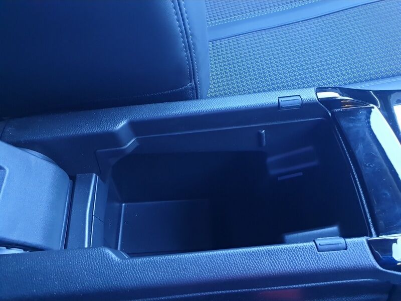 More views of Peugeot 2008