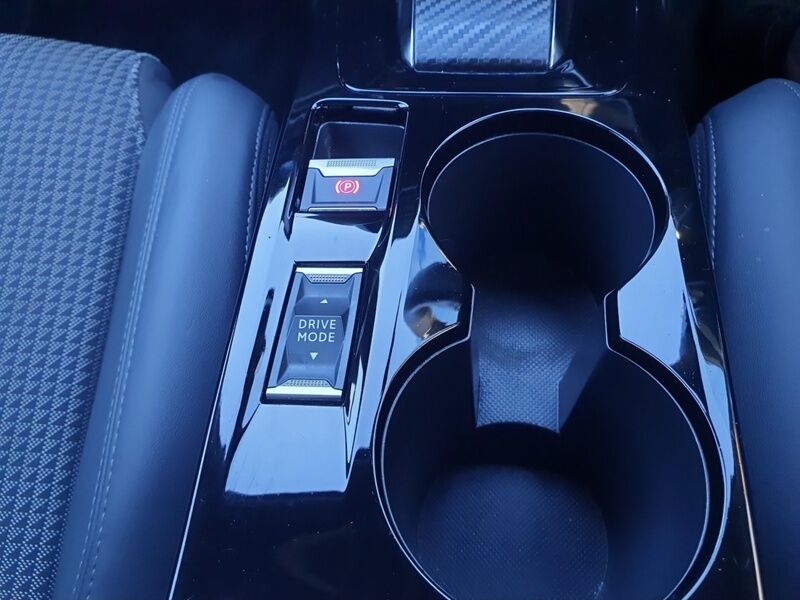 More views of Peugeot 2008