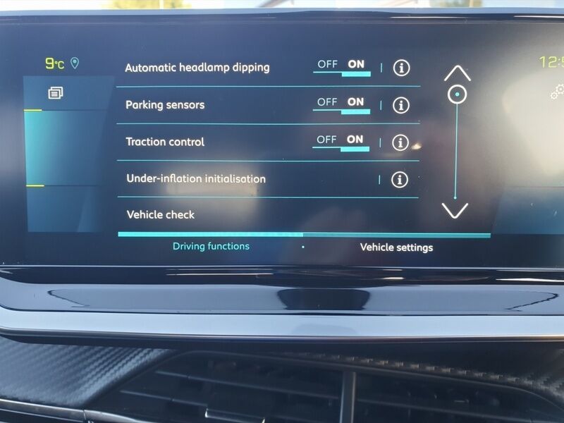 More views of Peugeot 2008