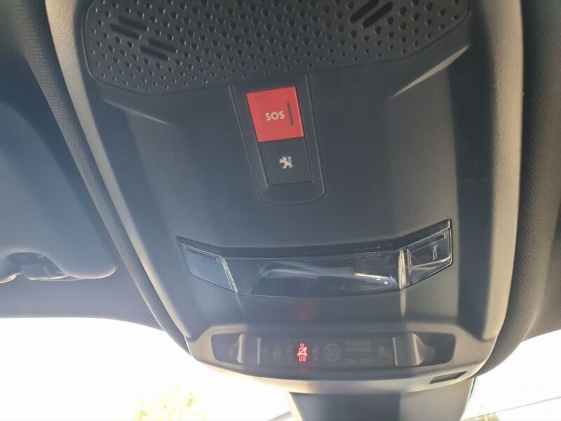 More views of Peugeot 2008