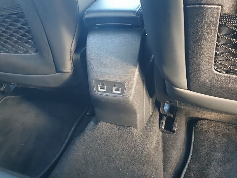 More views of Peugeot 2008