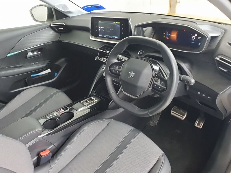 More views of Peugeot 208