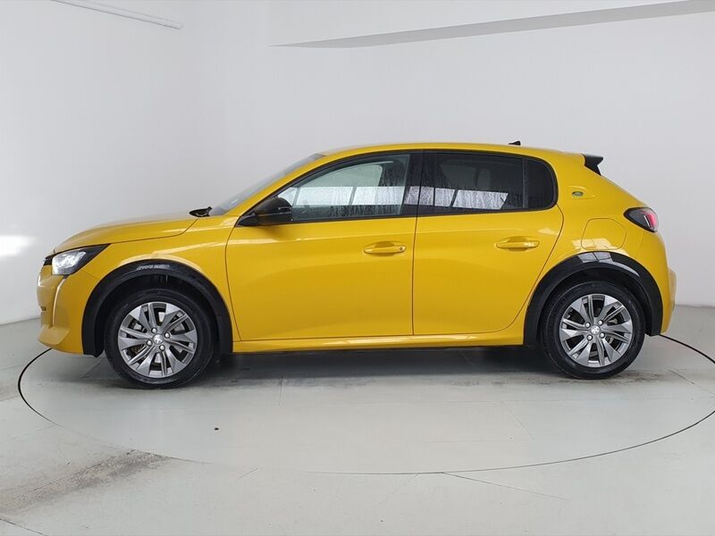 More views of Peugeot 208