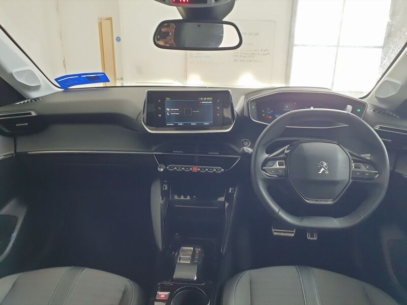 More views of Peugeot 208