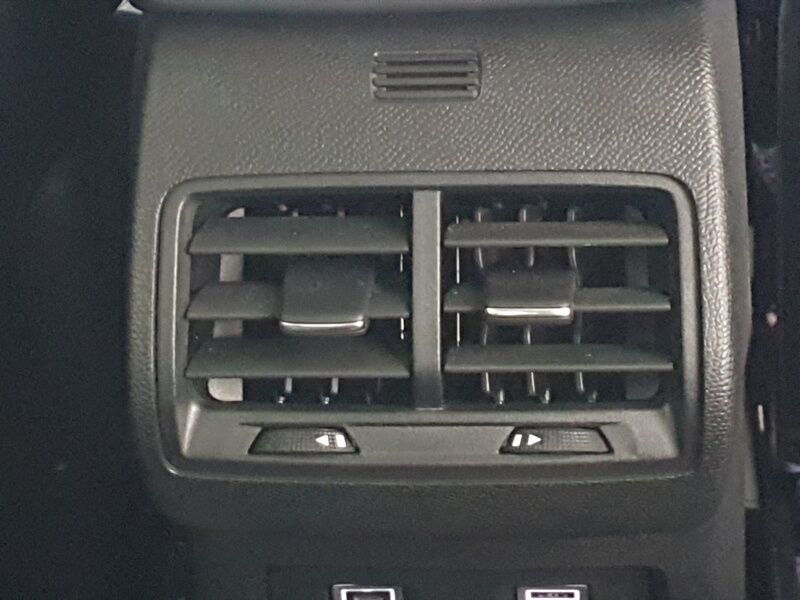 More views of Citroen e-C4 X