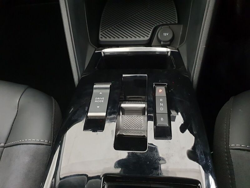 More views of Citroen e-C4 X