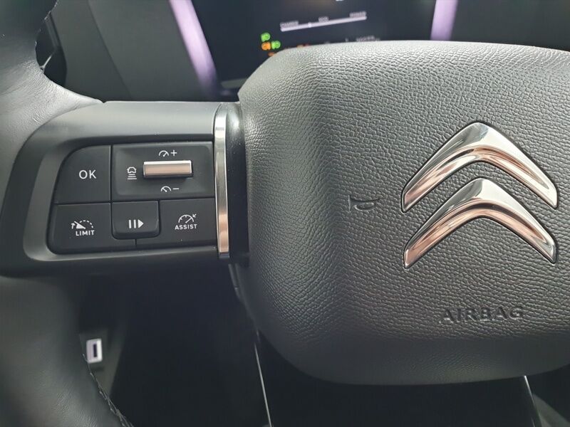 More views of Citroen e-C4 X