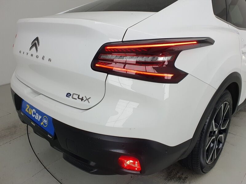 More views of Citroen e-C4 X