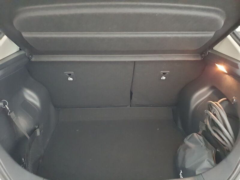 More views of Nissan Leaf