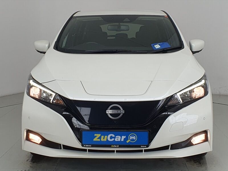 More views of Nissan Leaf