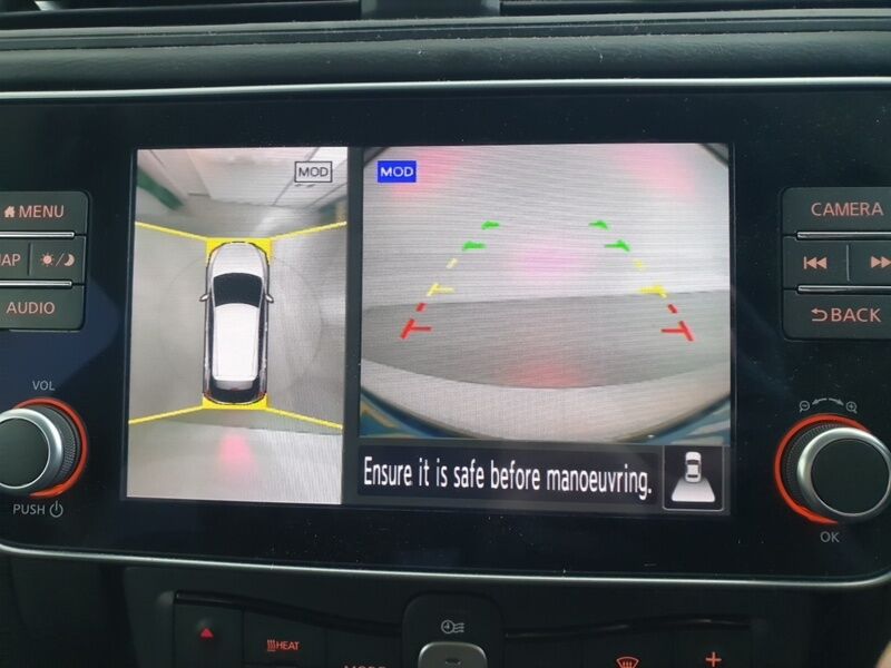 More views of Nissan Leaf