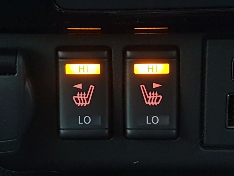 More views of Nissan Leaf