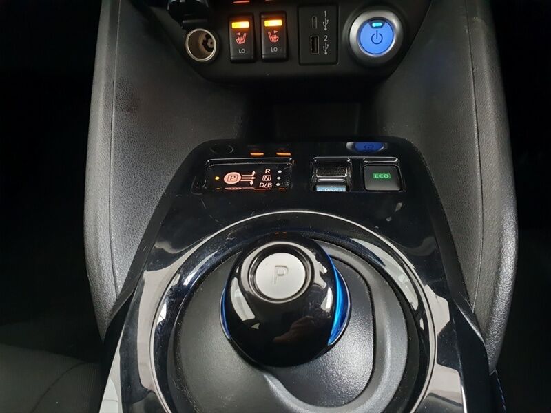 More views of Nissan Leaf