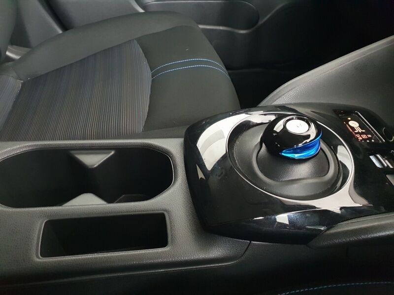 More views of Nissan Leaf