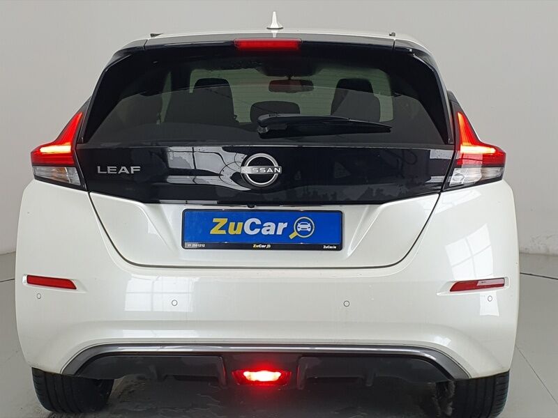 More views of Nissan Leaf