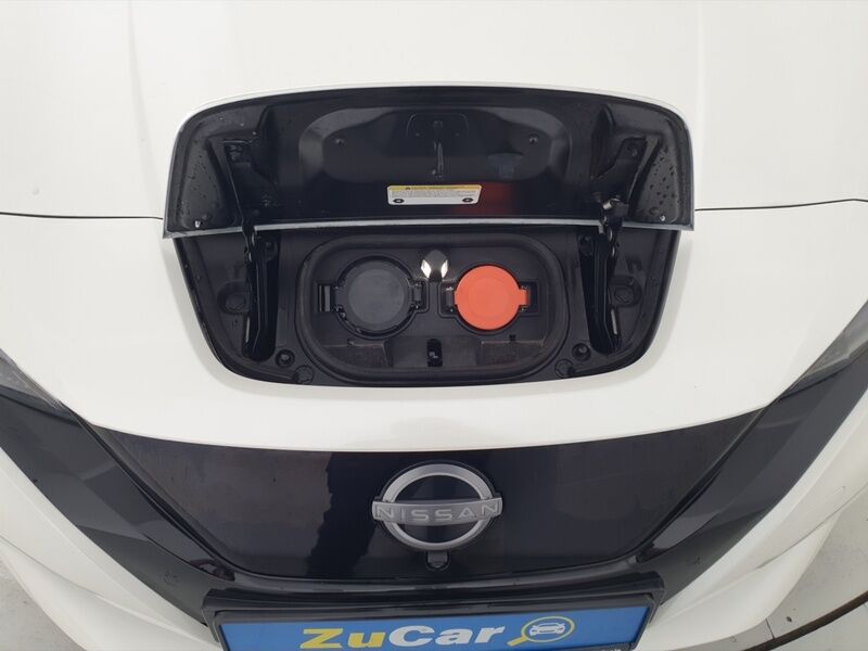 More views of Nissan Leaf