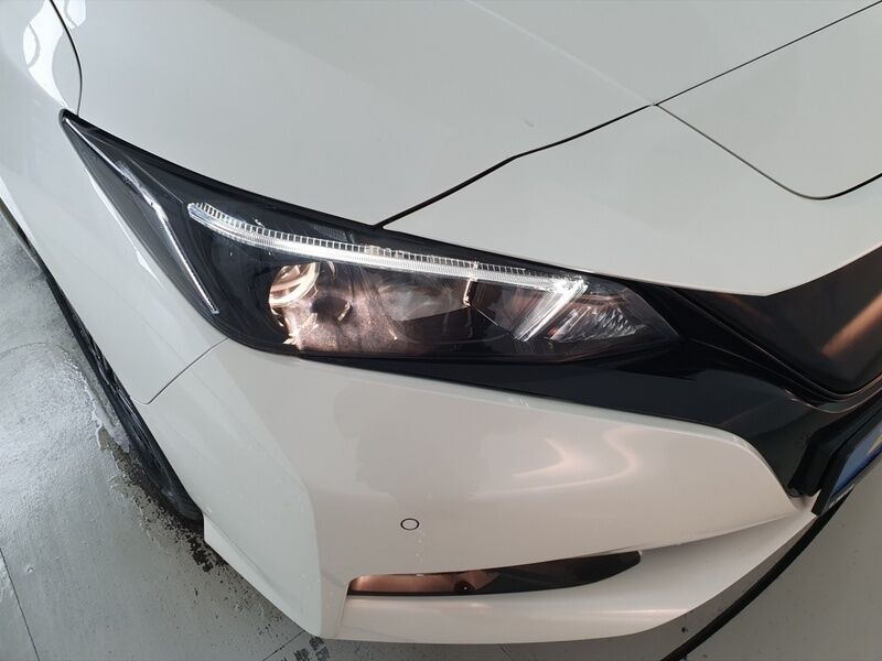 More views of Nissan Leaf