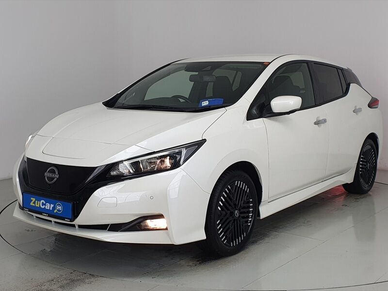 More views of Nissan Leaf