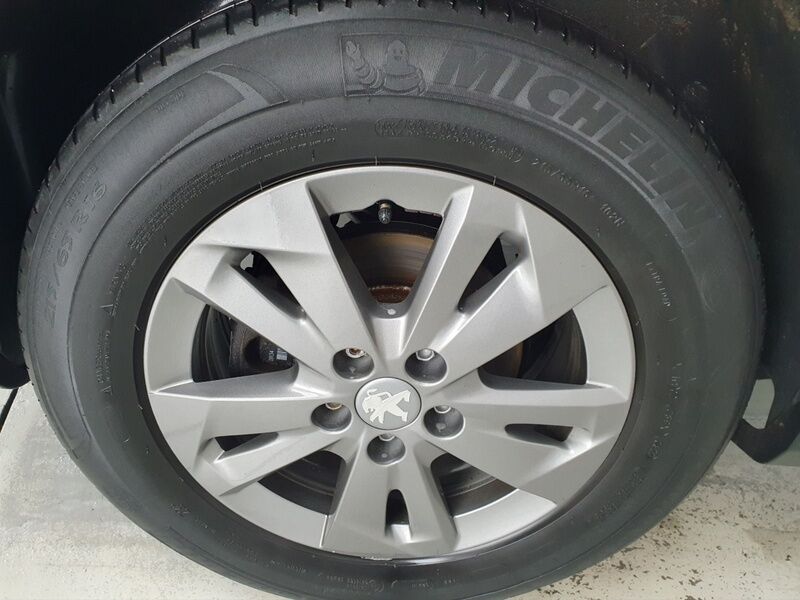 More views of Peugeot Rifter