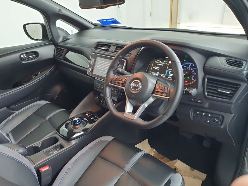 More views of Nissan Leaf