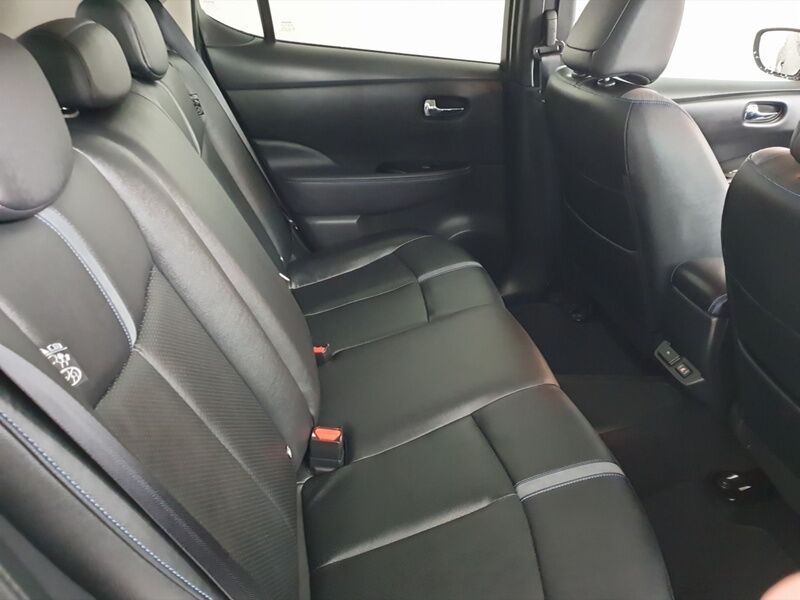 More views of Nissan Leaf