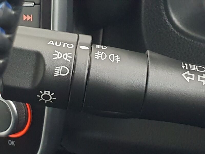 More views of Nissan Leaf