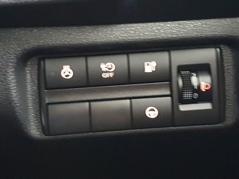 More views of Nissan Leaf