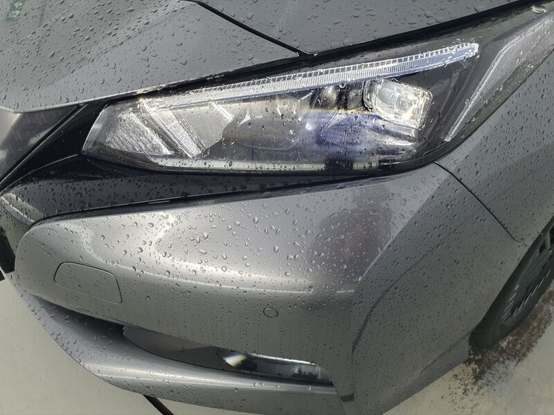 More views of Nissan Leaf