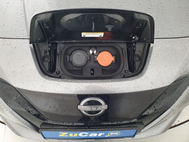 More views of Nissan Leaf