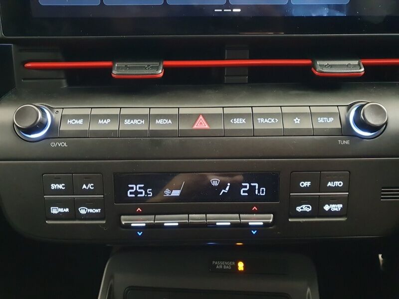 More views of Hyundai KONA